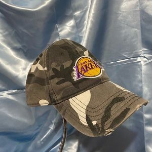 Camo Lakers baseball cap 💛💜